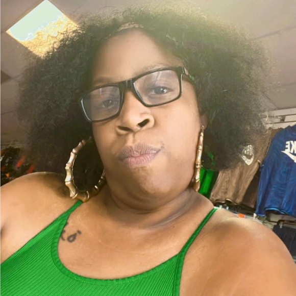 Meet your Posher, Dawn - Picture 3 of 4